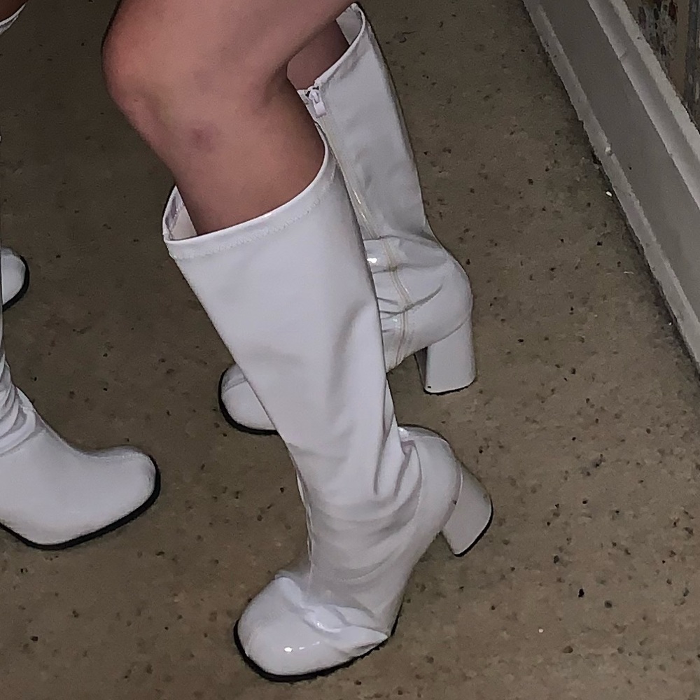 9 white gogo boots